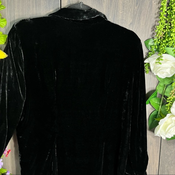 '💙2/$40💙Simplicity Velvety Button Up Top Size Large - Picture 11 of 14